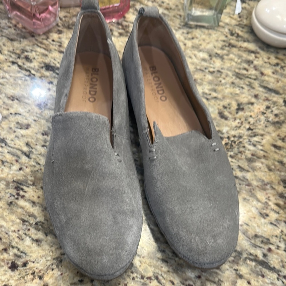 Blondo Gray Suede Flats Classic Slip-On Design